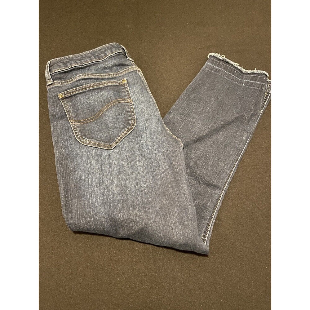 Lee Regular Fit Straight Leg Mid Rise Women's size 16P Dark Blue Denim Jeans